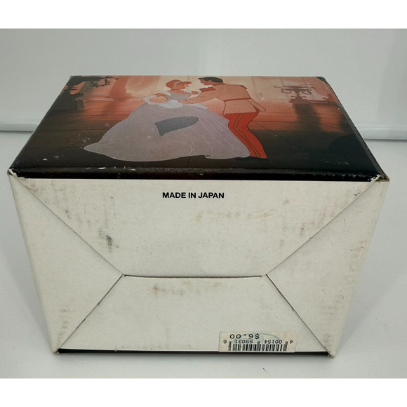 Vintage Walt Disney Cinderella & Prince Charming Dancing Collectible Coffee Mug - Picture 9 of 9